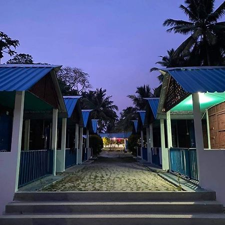 Blue Sea Restaurant & Bungalows Sitapur Eksteriør billede