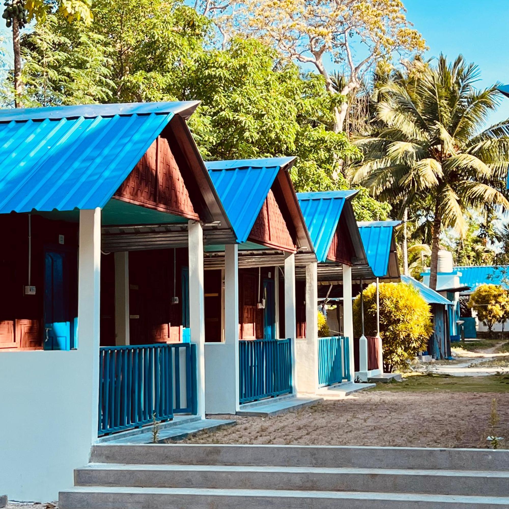 Blue Sea Restaurant & Bungalows Sitapur Eksteriør billede