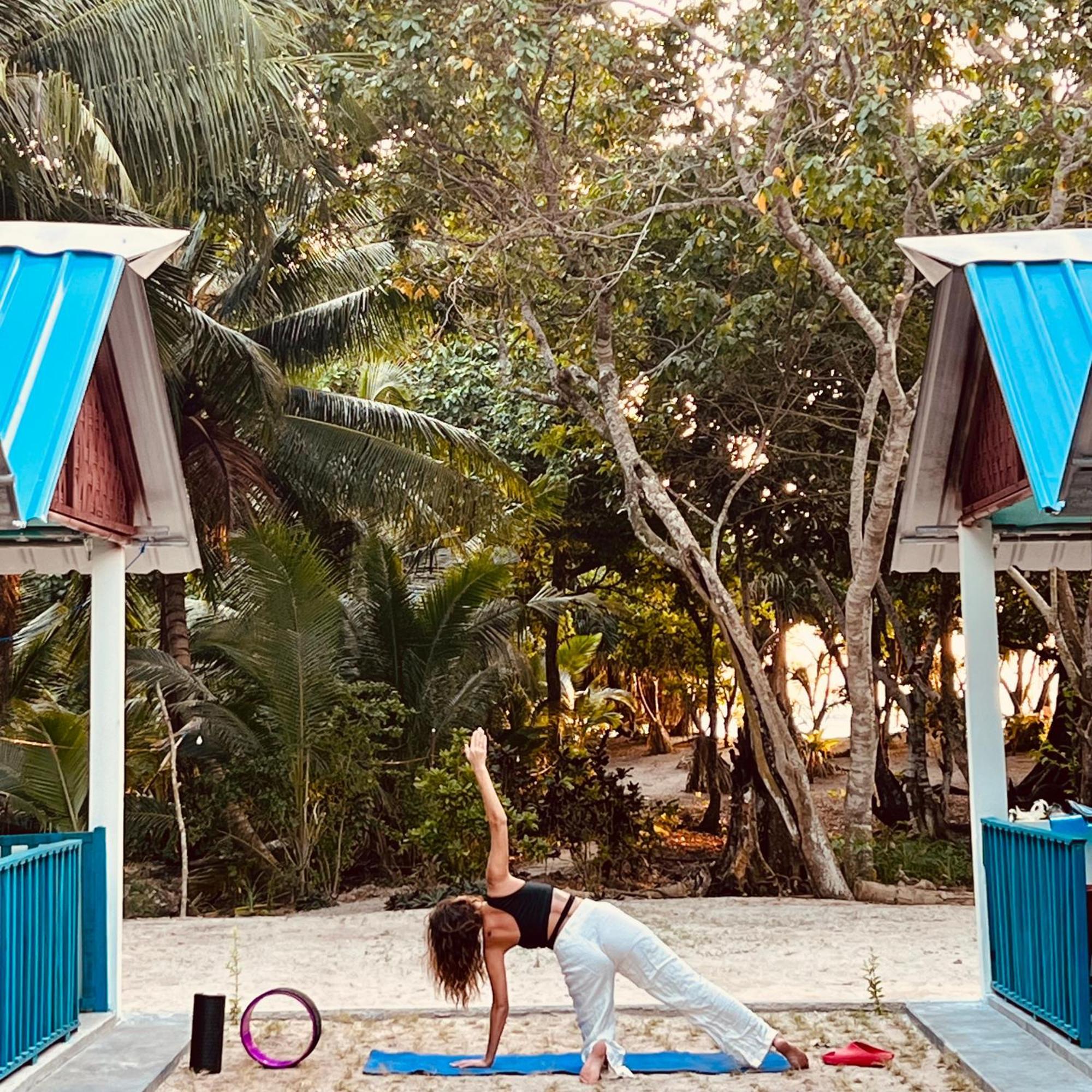Blue Sea Restaurant & Bungalows Sitapur Eksteriør billede